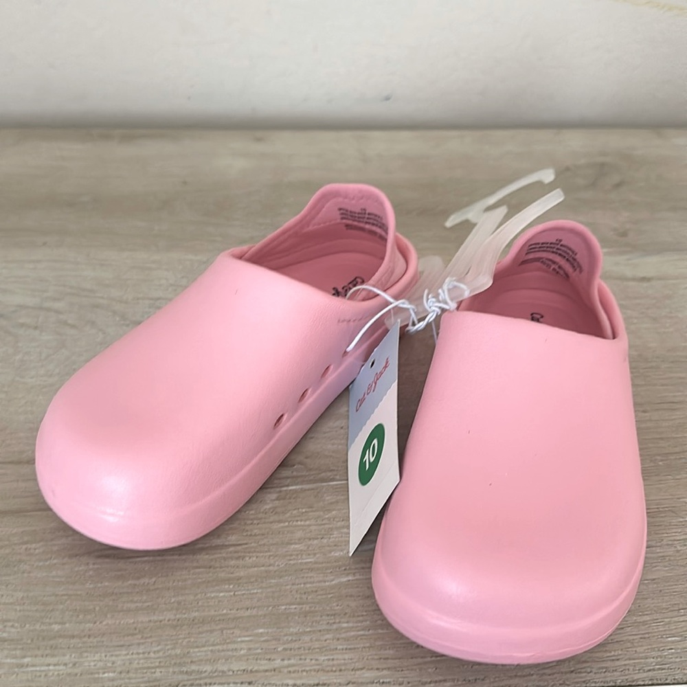 Girls water shoes size 10 water/comfort NWT